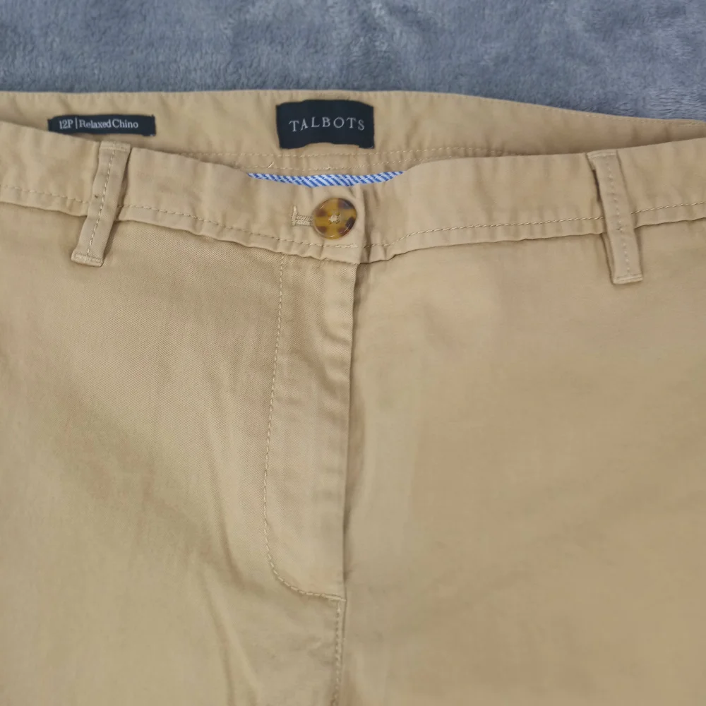 Talbots Women's  Straight Relaxed Chinos in Khakis Pants Size 12p - Picture 3 of 16